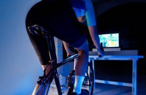10 Consejos Imprescindibles para Entrenar con Rodillo en Casa