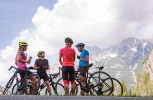 Guía Nutricional para Ciclistas: Qué Comer y Beber antes, durante y después de tu Ruta en Bici