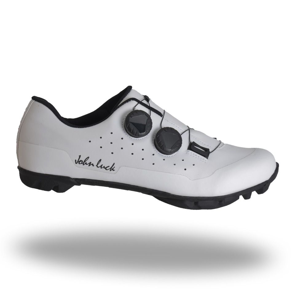 Refuerzo en la puntera de las zapatillas Captur MTB blancas