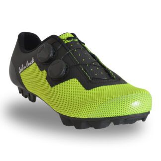 Zapatillas MTB Amarillo Flúor John Luck Gaudí ¡Destaca en la Montaña!