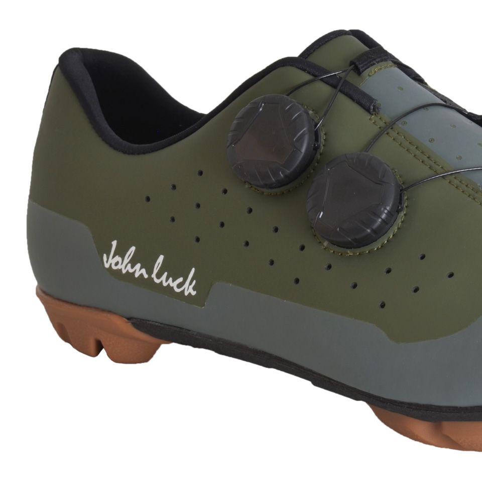 John Luck Captur Verde Caqui – estilo y confort gravel