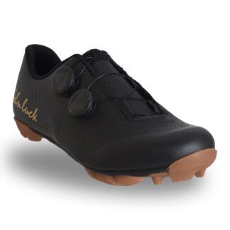 Zapatillas MTB negras John Luck Madrid con suela de carbono y doble cierre rotativo